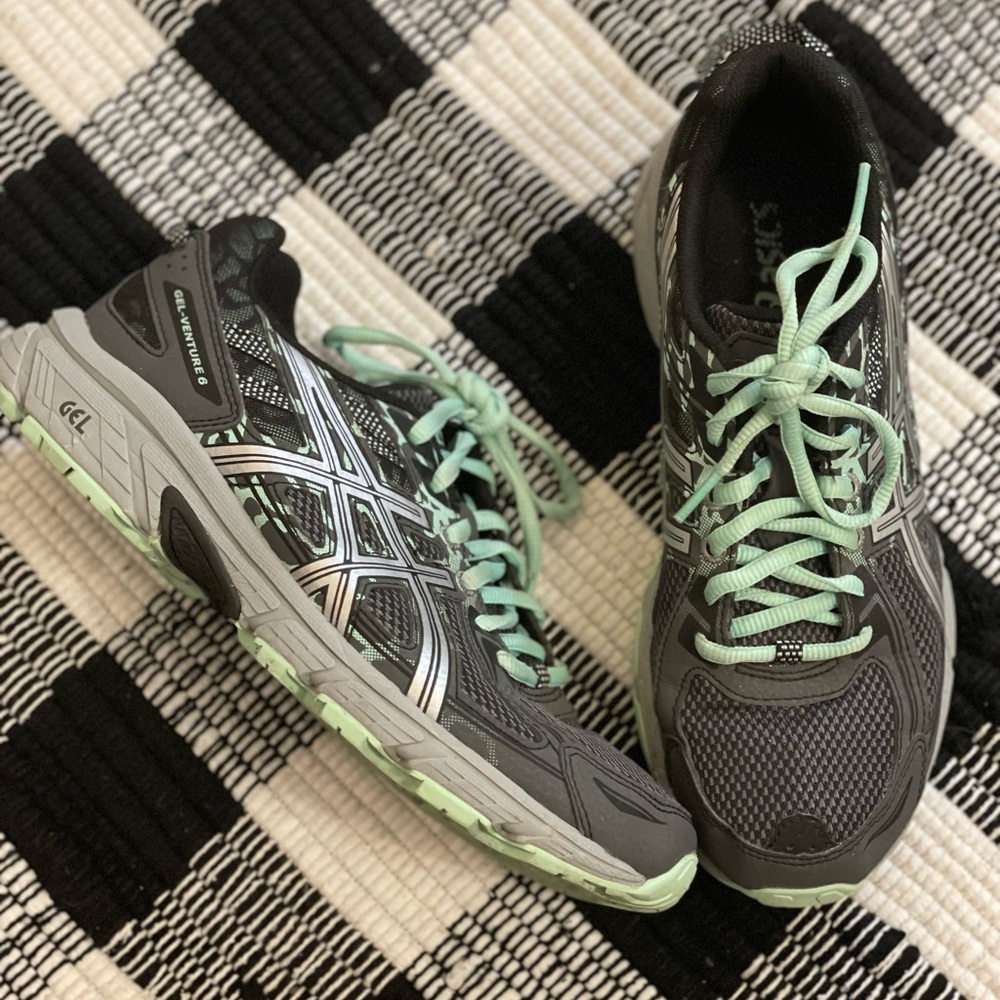 ASICS Gel-Venture 6 tennis shoes